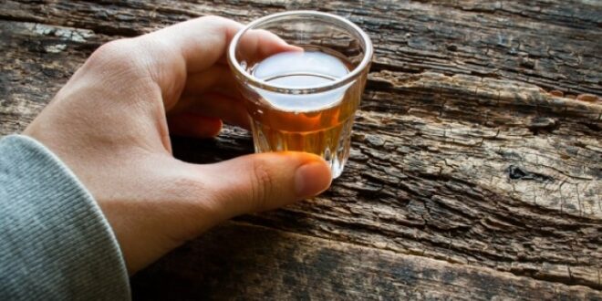 Πόσο αλκοόλ είναι ασφαλές; Τι λένε οι νέες κατευθυντήριες οδηγίες