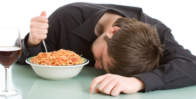 Πώς μπορεί το φαγητό να επηρεάσει τον ύπνο