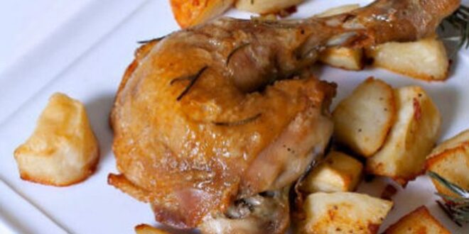 Κοτόπουλο στο φούρνο με μέλι και δεντρολίβανο