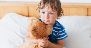 Παιδί και νυχτερινή ενούρηση: Γιατί συμβαίνει, πώς θα το αντιμετωπίσετε