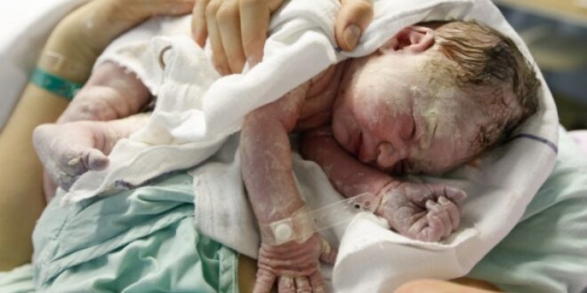 Πρόωρη γέννηση: Παράγοντες κίνδυνου και οι πιθανές επιπτώσεις