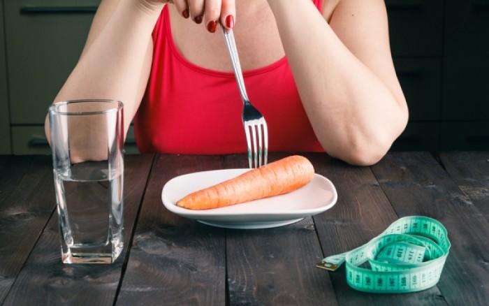 Στερητικές δίαιτες και οστεοπενία: Τι πρέπει να προσέχετε