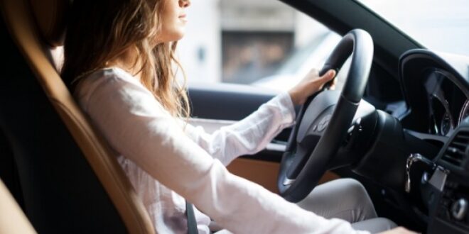 Λάθος στάση σώματος στην οδήγηση: Δείτε από τι κινδυνεύετε