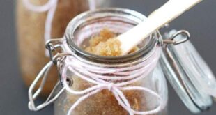Scrub με μέλι, λάδι και ζάχαρη για λαμπερή επιδερμίδα