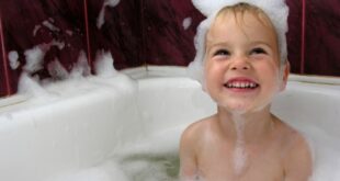 Παιδικό έκζεμα: Τι λάθος κάνετε με το πλύσιμο των παιδιών