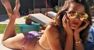 Χαλαρώνει στην πισίνα της η Alessandra Ambrosio
