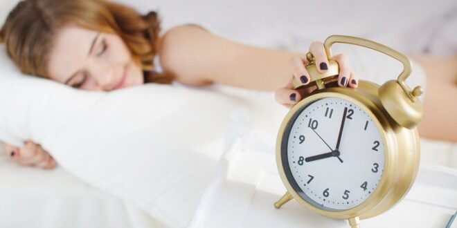 Tips για να ξυπνάτε πιο εύκολα το πρωί
