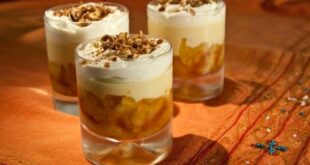 Εύκολο σπιτικό γλυκό trifle με κρέμα βανίλια και ροδάκινα