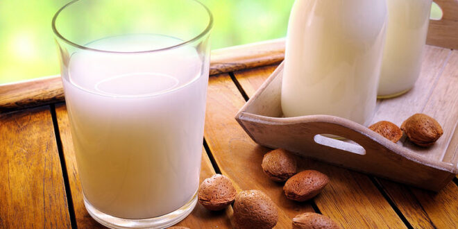 Γάλα αμυγδάλου: Οφέλη και διατροφική αξία