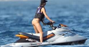 Η Alessandra Ambrosio δαμάζει τα κύματα