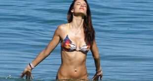 Η Alessandra Ambrosio στη Μύκονο