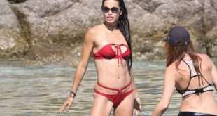 Κολάζει τη Μύκονο η Andriana Lima