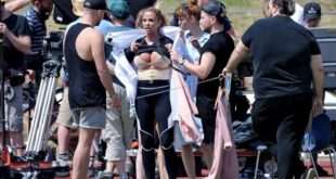 «Ξεχείλισε» το μπούστο της Katie Price
