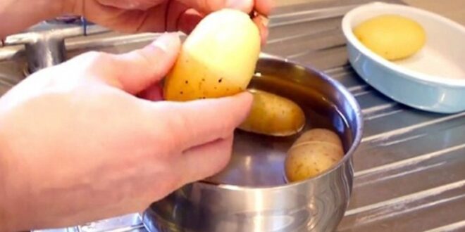 Ο πιο εύκολος τρόπος για να ξεφλουδίσετε τις πατάτες χωρίς μαχαίρι