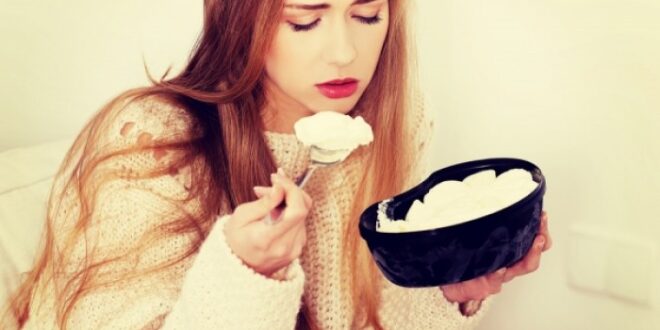 Στρες & άγχος: 7 τροφές που τα ενεργοποιούν και πρέπει να αποφεύγετε