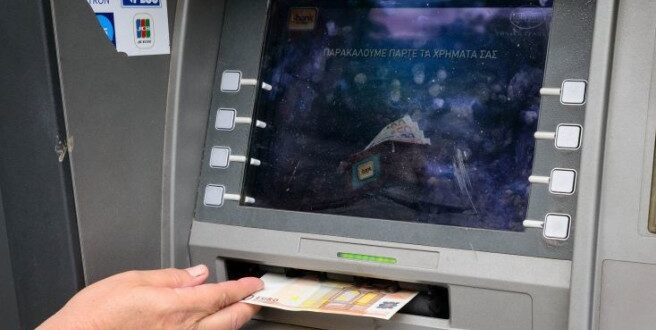 Ένα νέο bug κάνει τα ATM να «φτύνουν» λεφτά