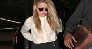 Το σόου της Amber Heard μπροστά στους δικηγόρους του Depp