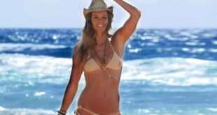 Η Elle Macpherson παρουσίασε τη νέα σειρά εσωρούχων της