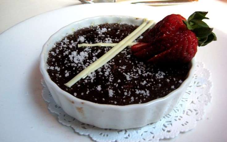 creme-brulee-me-mayri-sokolata Creme brulee με μαύρη σοκολάτα