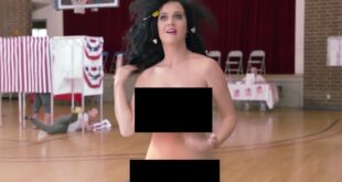 Η Katy Perry γδύθηκε για χάρη της Χίλαρι