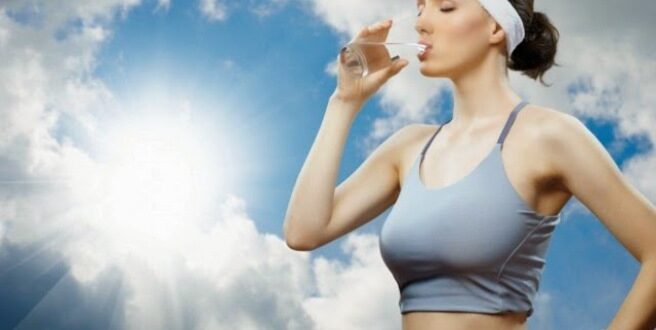 Πόσο νερό πρέπει να πίνετε πριν και μετά τη γυμναστική