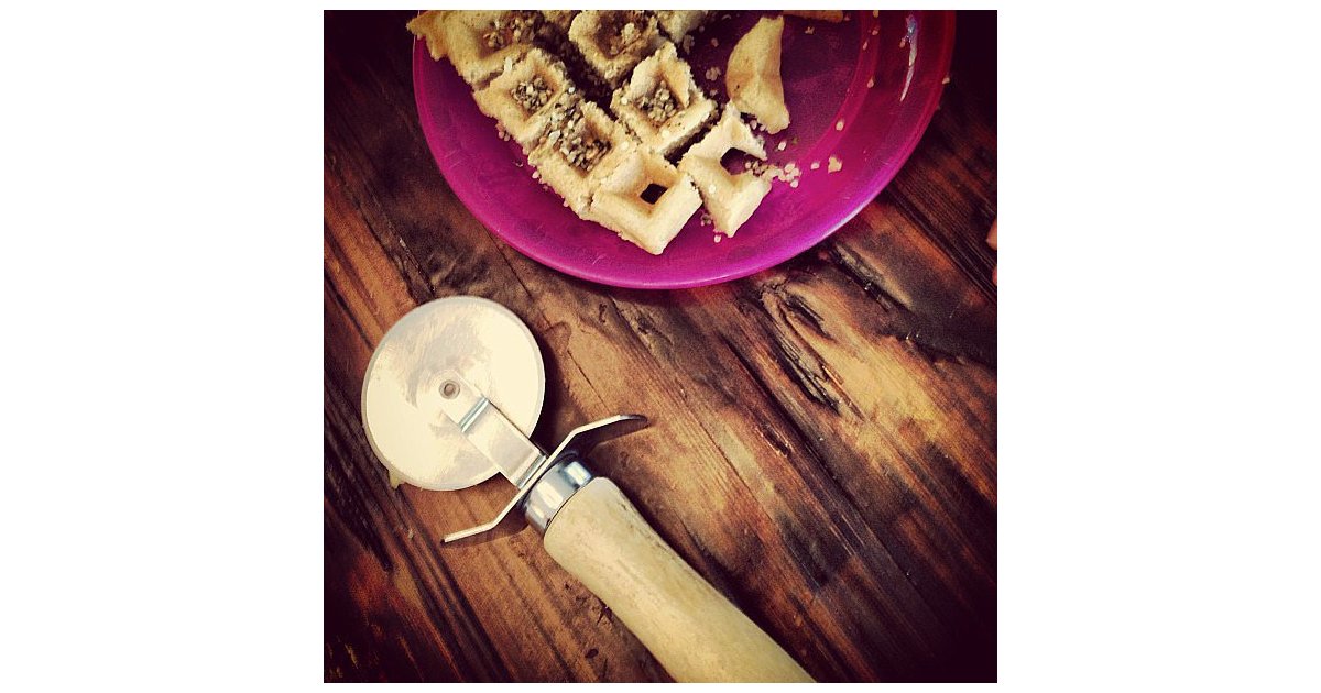 Αποτέλεσμα εικόνας για Use a Pizza Cutter Instead of a Knife