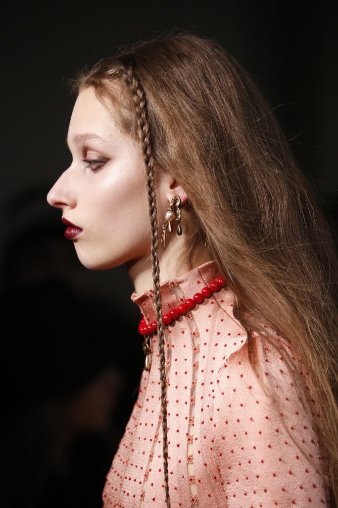 details at valentino rtw fall 2017 collection paris fashion week pfw ss17 108