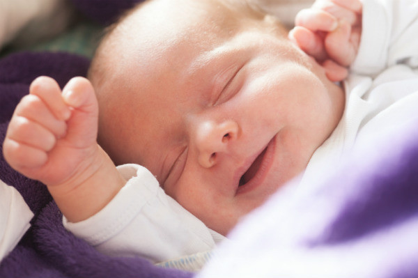 newborn first weeks 600x399