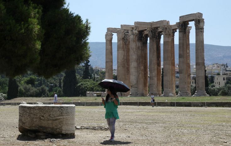 ΤΟΥΡΙΣΤΕΣ ΕΛΛΑΔΑ