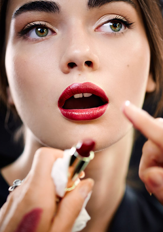 dolce gabbana spring 2015 backstage makeup 93626