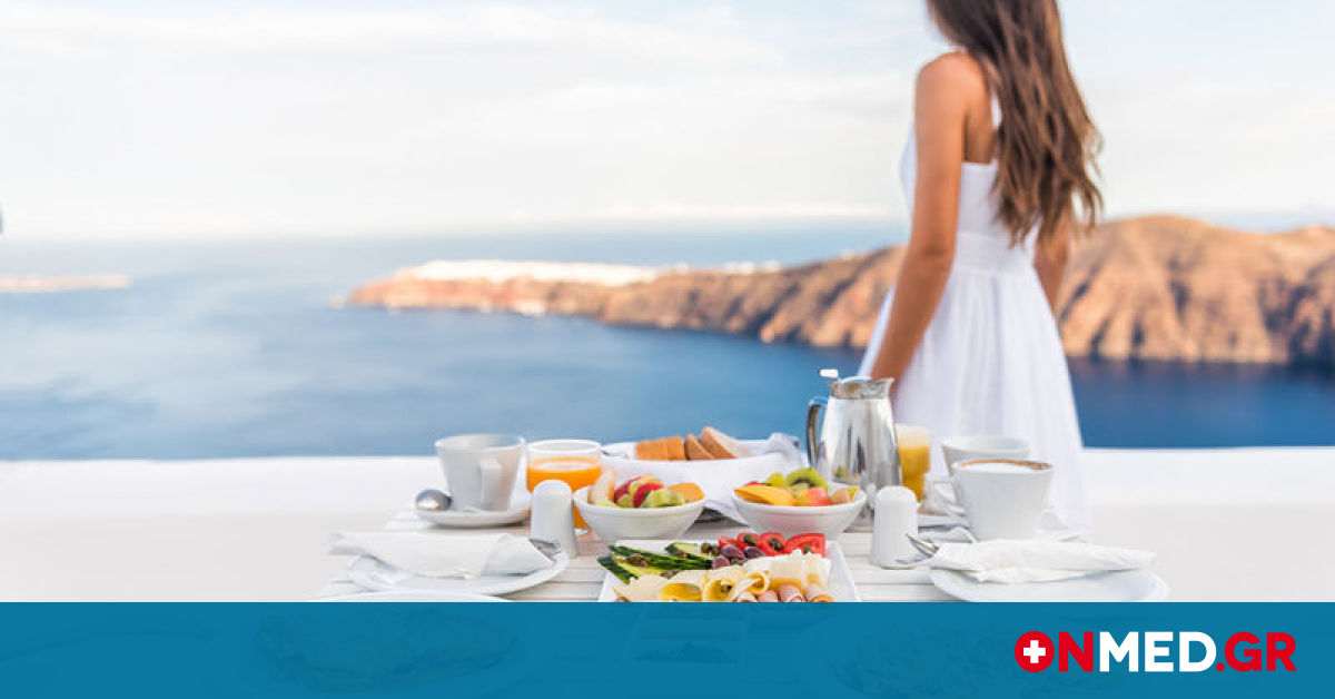 daily-news.gr-bigstock-breakfast-table-and-luxury-tra-126410726.jpg