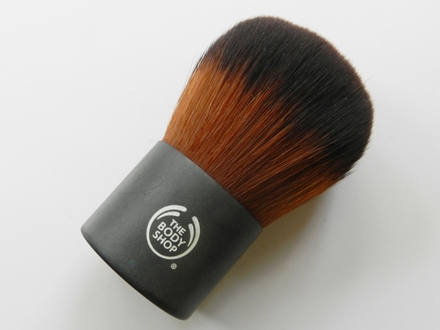 TBS Extra Virgin Minerals Foundation Brush 4