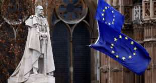 «Οι πιθανότητες ενός σκληρού Brexit έχουν αυξηθεί»