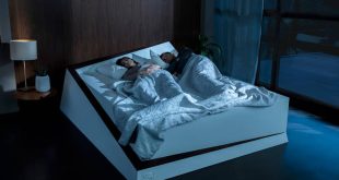 Έξυπνο κρεβάτι επαναφέρει τους ανήσυχους συντρόφους στη θέση τους