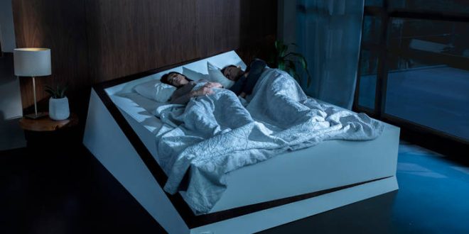 Έξυπνο κρεβάτι επαναφέρει τους ανήσυχους συντρόφους στη θέση τους