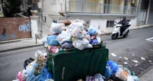 Έκκληση από τον δήμο Πειραιά σε δημότες και επαγγελματίες για τα σκουπίδια
