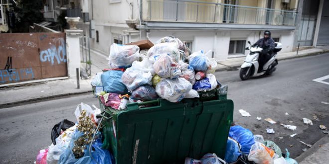Έκκληση από τον δήμο Πειραιά σε δημότες και επαγγελματίες για τα σκουπίδια