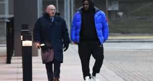 Ελεύθερος ο τραγουδιστής R. Kelly που κατηγορείται για σεξ με ανήλικες