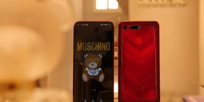 Honor & Moschino, τεχνολογία HONOR με Μοschino Design