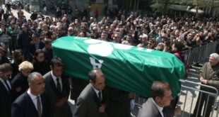 Πλήθος κόσμου αποχαιρετά τον Θανάση Γιαννακόπουλο