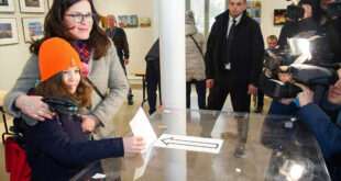 Εξελέγη η διάδοχος του δολοφονημένου δημάρχου του Γκναντσκ στην Πολωνία