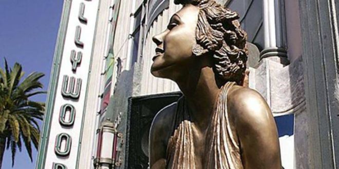 Άγνωστοι έκλεψαν το διασημότερο άγαλμα της Μέριλιν Μονρόε