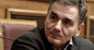 Τσακαλώτος: Έχει δίκιο η μεσαία τάξη που διαμαρτύρεται
