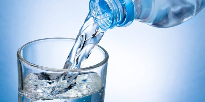 Πόσο κακό κάνει το νερό από το πλαστικό μπουκάλι