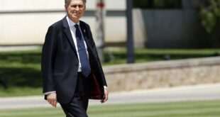Παραιτείται την Τετάρτη ο Βρετανός ΥΠΟΙΚ Φίλιπ Χάμοντ