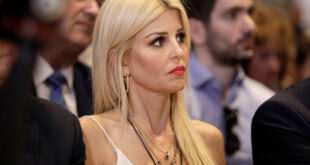 Η Έλενα Ράπτη μάς συστήνει την αδελφή της Αντιγόνη