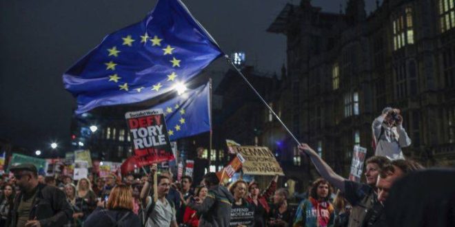 Brexit: 21 «αντάρτες» αψήφησαν την γραμμή των Συντηρητικών στην ψηφοφορία
