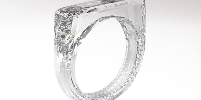 Tο δαχτυλίδι που είναι φτιαγμένο μόνο από διαμάντι