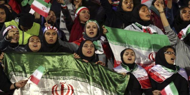 Έπειτα από 40 χρόνια, οι γυναίκες του Ιράν θα πάνε στο γήπεδο