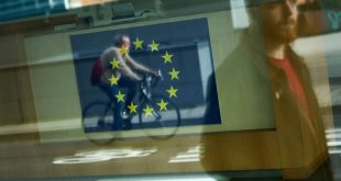 Συνεχίζονται οι διαβουλεύσεις για το Brexit, ο Μπαρνιέ ενημερώνει σήμερα τους Ευρωπαίους υπουργούς
